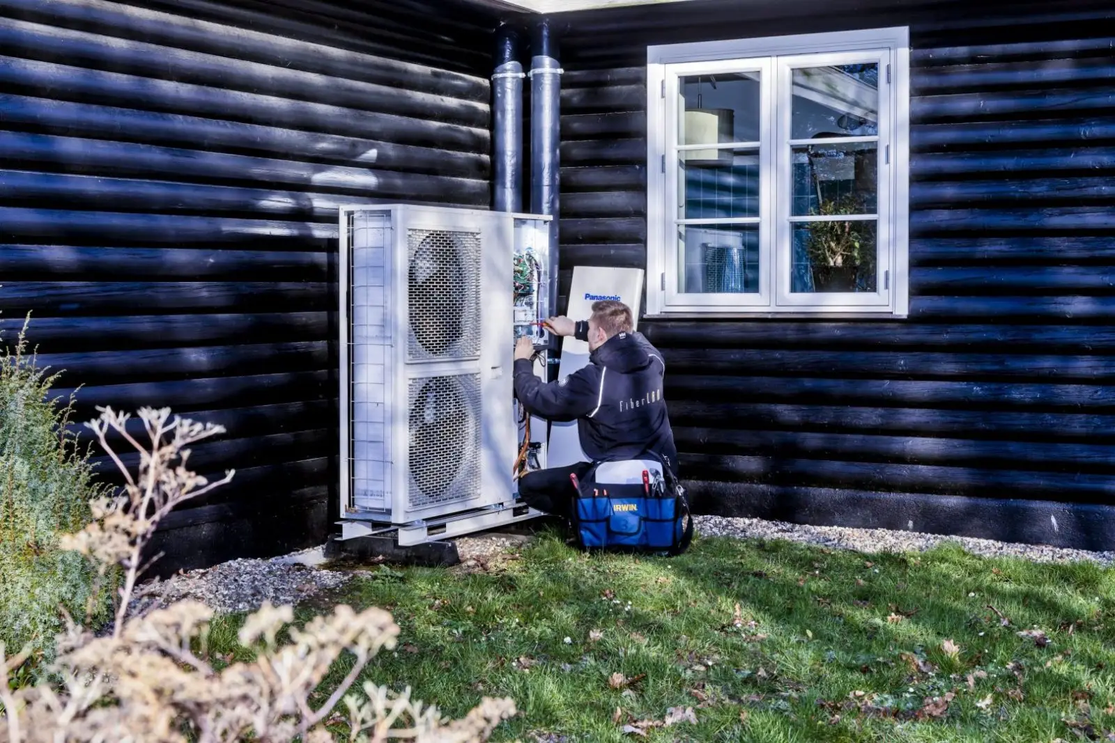 Lokale VVS og elinstallatører sætter varmepumper op