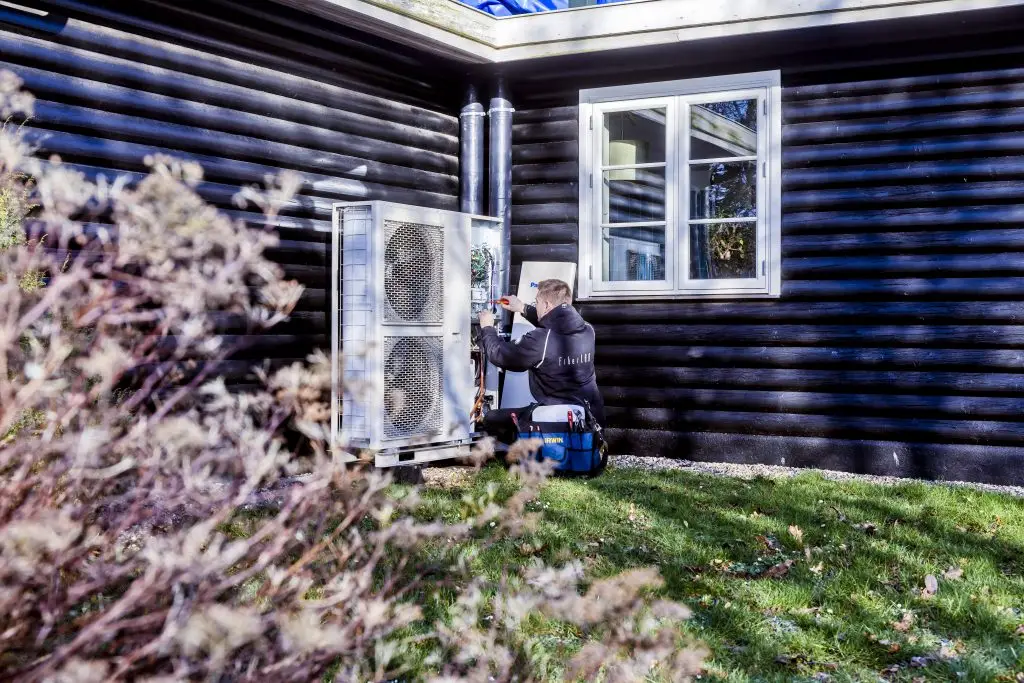 lokal arbejdskraft luft til vand varmepumper på abonnement.
