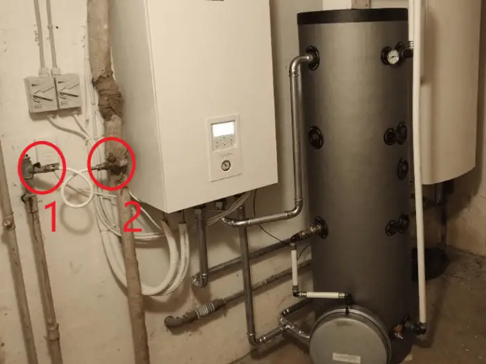 Påfyldning af vand på dit eget varmeanlæg - vandbårne radiatorer og gulvvarme.