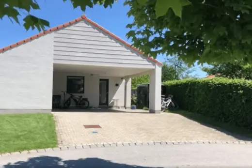 Varmepumpe placeret langt fra indedelen